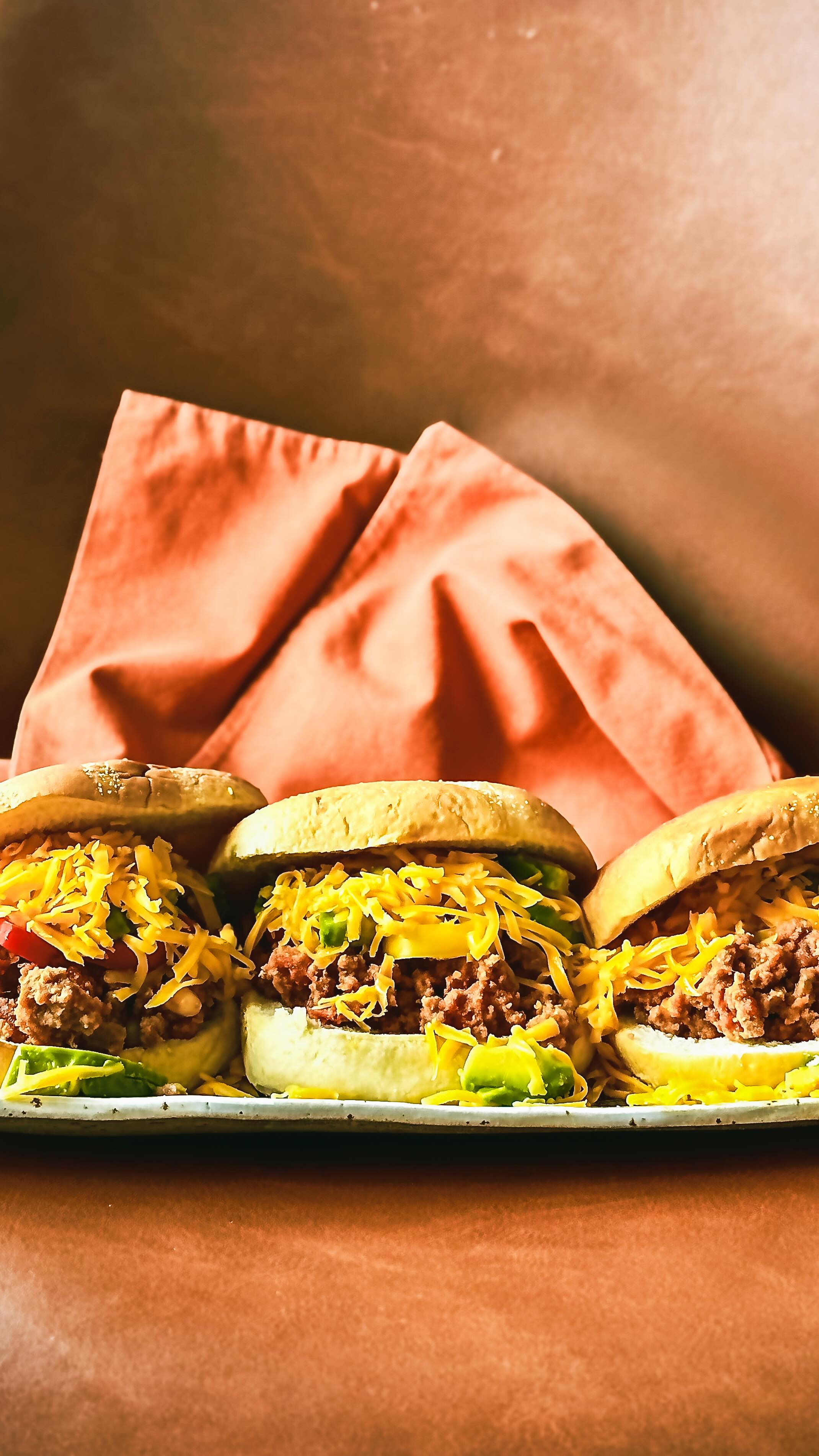 Level up your Sloppy Joe game and make them more nutritious and… let’s be real: more appetizing! This burger-like sandwich can actually be really good for you, if you add fresh veggies 🌶️ and healthy fats 🥑 to the formula. And don’t forget the mantra for 2️⃣0️⃣2️⃣6️⃣: Do what you love ❤️ and eat what makes you happy! 🎈 #happyfoods #sloppyjoe #veggiepower #comfortfoodcravings #makeithealthy