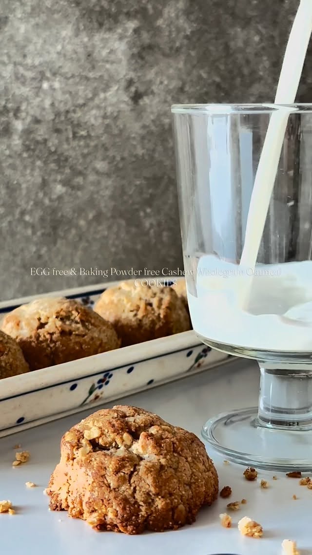 Buttery oatmeal cashew wholemeal cookies that somehow feel way too good to be this simple 🍪  Egg-free, baking-powder-free, incredibly easy to make — and unrealistically satisfying to snack on. Hearty, filling, and naturally fiber-rich.  The recipe is already on my Substack and coming to the blog very soon.  Comment “send recipe” and I’ll DM you the link 💛  #healthycomfortfood
#oatmealcookies
#eggfreebaking
#easybakingrecipe 
#homemadecookies🍪