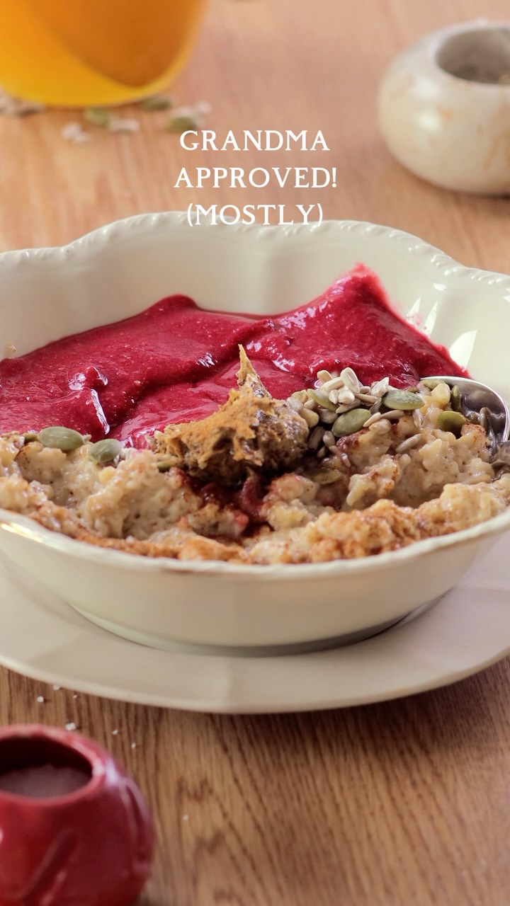 🌦️ Summer is officially ending, which means it’s time to start dipping into the freezer stash. A friend foraged these wild raspberries for me, they are smaller, punchier, and have this amazing, slight bitterness that regular raspberries just don’t have. Growing up with Eastern European roots, our main breakfasts were almost always porridge in one version or another—though my Slavic grandma definitely wasn’t blending dates and wild raspberries into hers! 🥣 Scooping that rustic caramel and tart berries into a warm, plant-based porridge, adding a roasted seed mix and salt flakes, and finishing with just a touch of honey... it is the absolute perfect balance for a chilly morning. Ready for the cozy season! 🍂 (The Foolproof Oat Base): ½ cup rolled oats
1 cup oat milk
1 pinch sea salt
Drop of vanilla if you like Simmer on low for 5-7 mins, stirring constantly until thick and velvety! You may ask what I used for blending: it’s the Beast blender. 🌪️ #affiliate ☝🏼 Link to my store in bio. 🧋(My Beast link is an affiliate link. If you decide to purchase through it, I earn a small commission at no extra cost to you.) Here is the honest truth: no blender will make dates 100% silky smooth, and it won’t magically obliterate every tiny wild raspberry seed. But it pulses dates down without adding a single drop of water, giving you this gorgeous, thick, rustic date caramel with dark brown flecks. #wildraspberries #cozyseason #honestreview @beasthealth